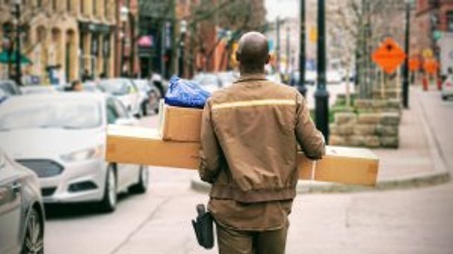 Now's the Time to Apply for These Holiday Jobs