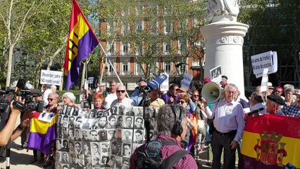 Concentración frente al Supremo a favor de la exhumación de Franco