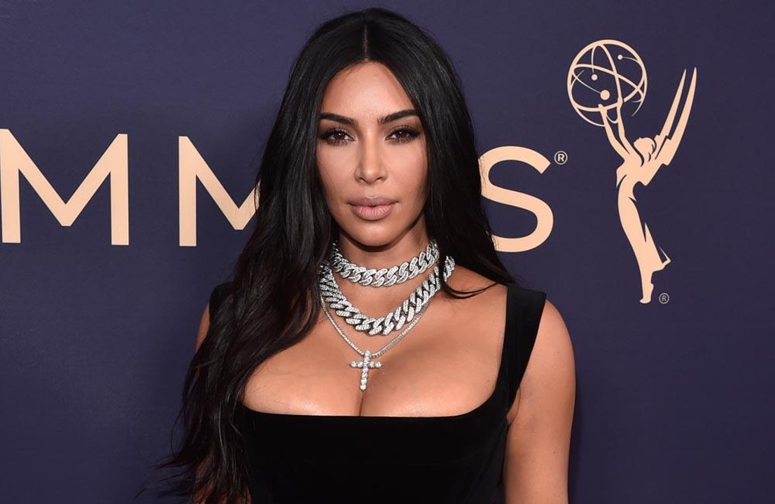 Kim kardashian west log für eine rolle
