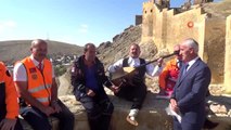 Bayburt Kalesinden sazlı sözlü 'afet çantası' tanıtımı