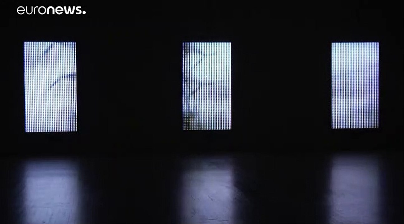 Leckey-kiállítás Londonban