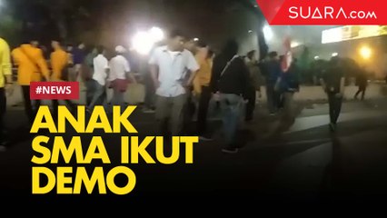 Anak SMA Ikut Demo di Depan Gedung DPR, Mereka Berlarian Bakar Semangat