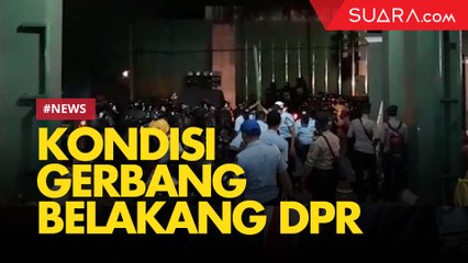 Bentrok Polisi dan Mahasiswa, Pos Keamanan dan Pintu Belakang DPR Rusak
