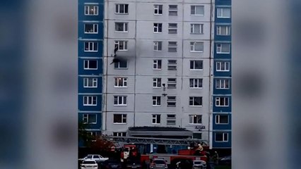 Genç kızı son anda yukarı çekti