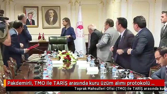 Pakdemirli, TMO ile TARİŞ arasında kuru üzüm alımı protokolü imza törenine katıldı