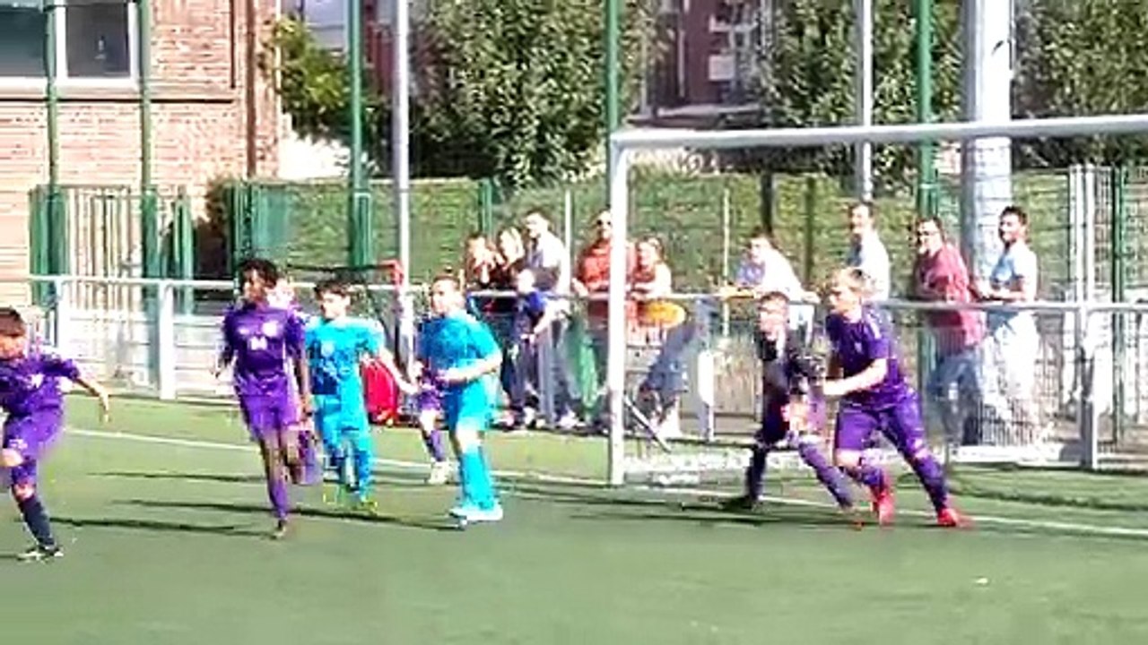 Championnat U12.  LAMBERSART - HELLEMMES : 13 - 2