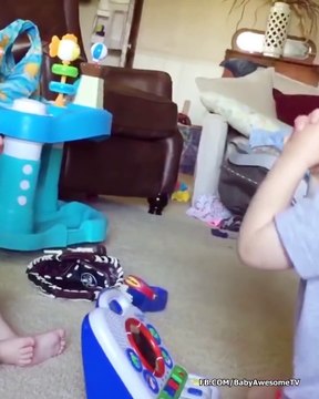 Siblings Baby Are The Big Gift in Family - Awesome Siblings Video