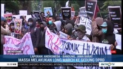 Tolak RKUHP, Massa Lakukan Long March ke Gedung DPRD Bandung