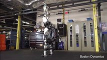 Boston Dynamics'in yeni robotu Atlas cimnastik yapıyor