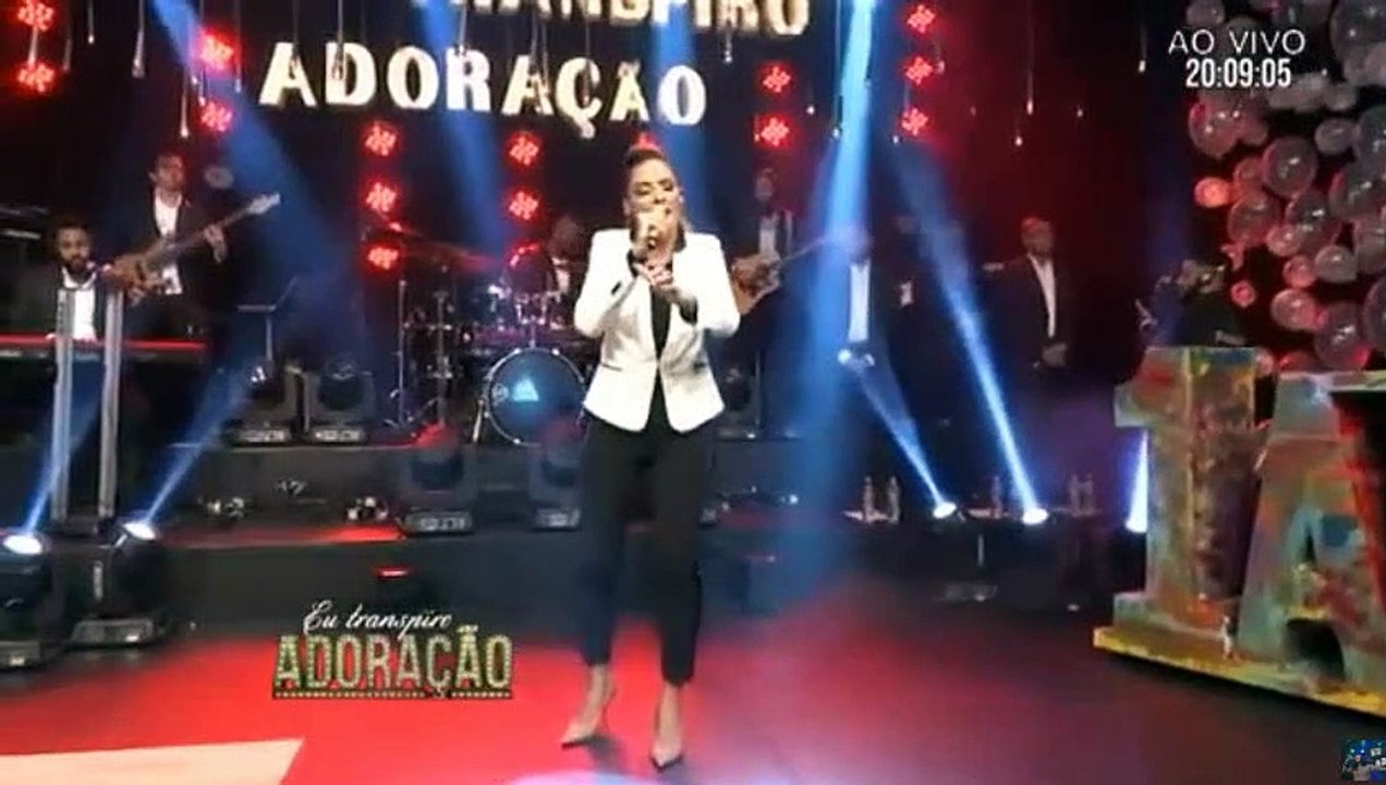 ADORE A DEUS COM A SUA AIMA