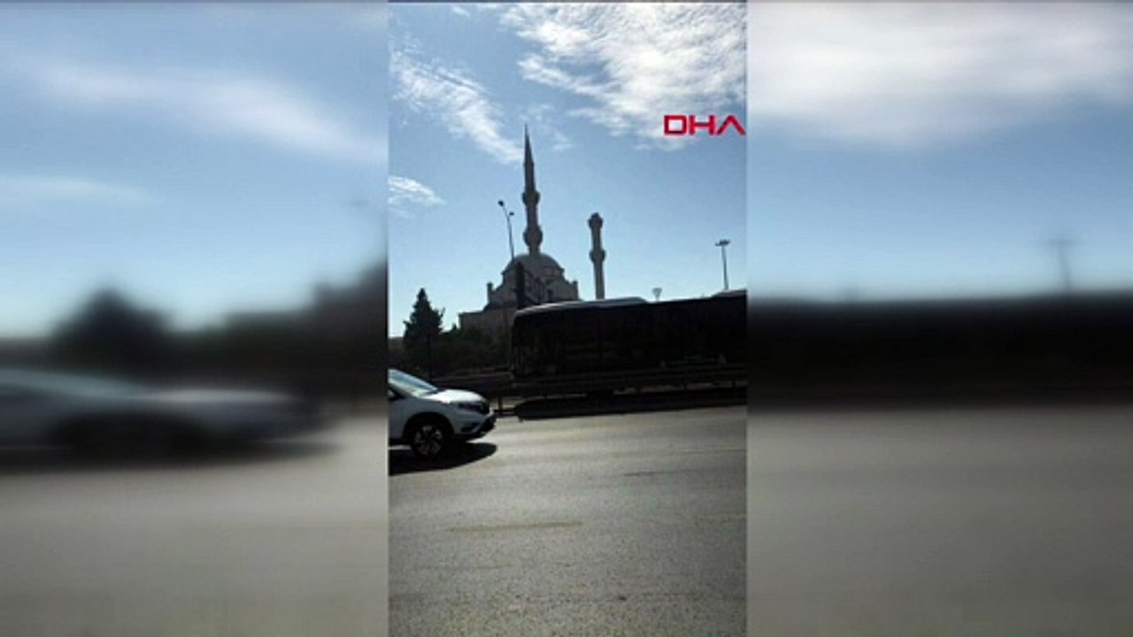 Avcılar'da cami minaresi yıkıldı