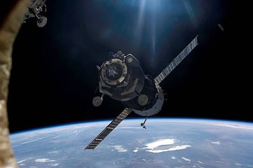 Les risques d'une hausse du nombre de satellites : faut-il un code de la route dans l'espace ?