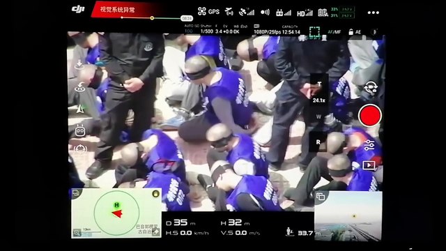 Çin'in Müslüman Uygur Türklerine zulmü kamerada