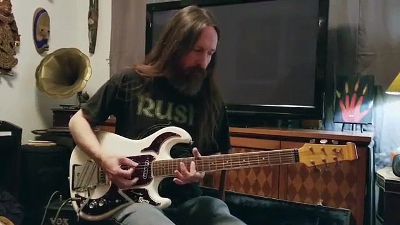 Hank Marvin Burns Guitar White