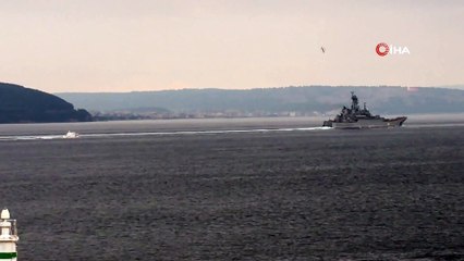 Rus savaş gemisi 'Azov' Çanakkale Boğazı'ndan geçti