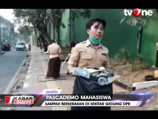 Kena Dampaknya, Siswa SMAN 24 Bersihkan Puing Sisa Demo