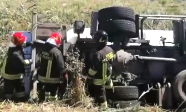 Terracina (LT) - Si ribalta autocisterna carica di Gpl (24.09.19)