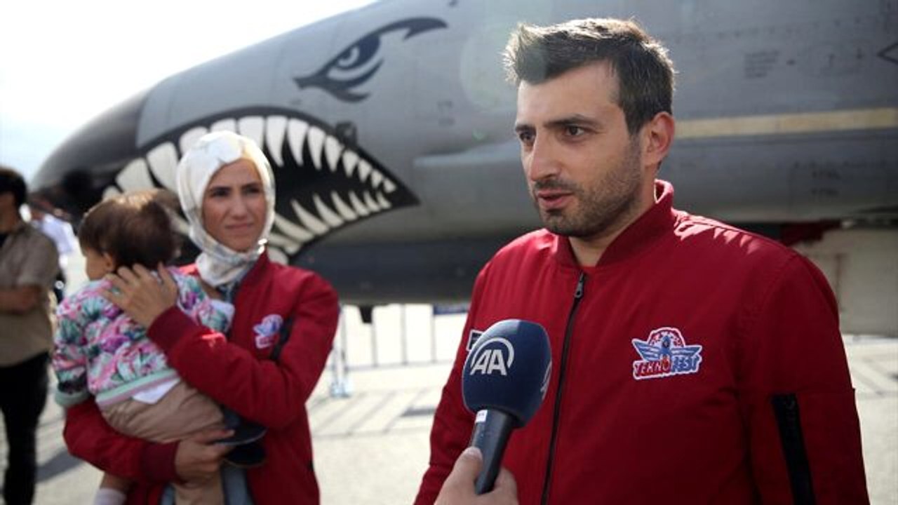Selçuk Bayraktar, sosyal medyadan Ahmet Kaya'nın şarkısını paylaştı