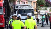 Adana'da polis servis aracına bombalı saldırı 1'i polis, 5 yaralı -5