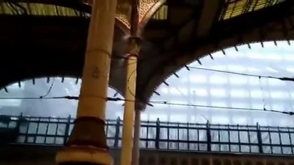 Alerta en Reino Unido por lluvias torrenciales