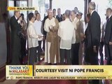 Pope Francis signs Malacañang guest book
