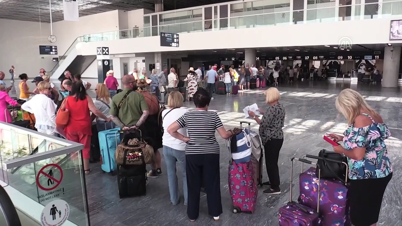 Thomas Cook'un iflası sonrası tahsis edilen uçaklarla ülkelerine dönüşleri sürüyor - MUĞLA