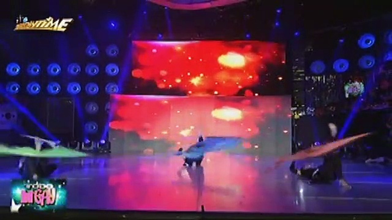 Nakaka-amaze na flag dance performance ng The 21st Escapades sa Todo BiGay