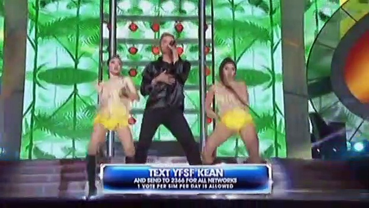 Reprise: Kean Cipriano as Ricky Martin - ""Livin' La Vida Loca""