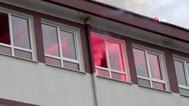 İtfaiye Haftası'nda okulda yangın tatbikat gerçekleştirildi