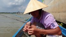 Fishing in river Vietnam 02