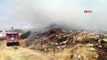 Antalya yerleşim yerleri ve tarım alanları yakınında makilik yangını