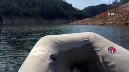 Jandarmayı şok eden operasyon... Barajın içine yüzer 3 ahşap ev kurmuşlar, alem yapmışlar