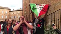 Città della Pieve (Perugia) - I contestatori di Salvini (25.09.19)