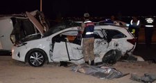 Malatya'da minibüsle otomobil çarpıştı: 2 ölü, 16 yaralı