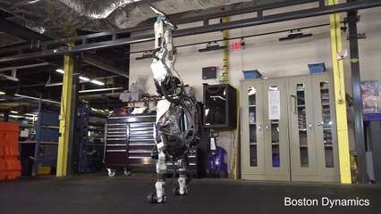 Le robot Atlas fait de la gymnastique (Boston Dynamics)