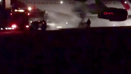 Rusya'da iniş takımı alev alan uçakta 12 yolcu yaralandı