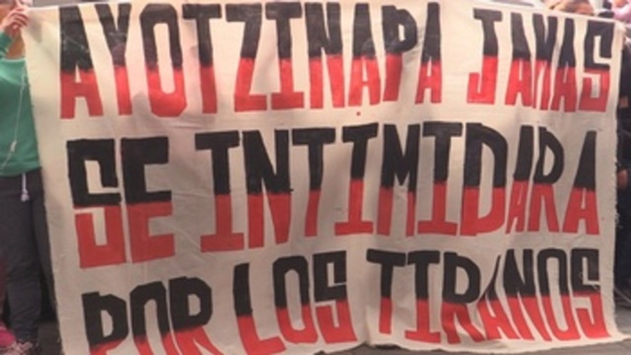 Padres de Ayotzinapa piden al Fiscal mexicano acelerar la investigación