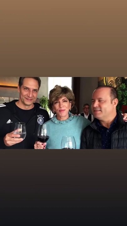 Lacombe, Silvia Poppovic e vildomar