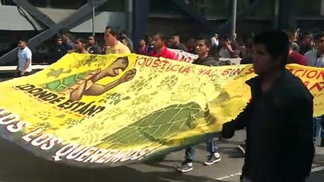 Padres de 43 estudiantes desparecidos en México exigen veracidad