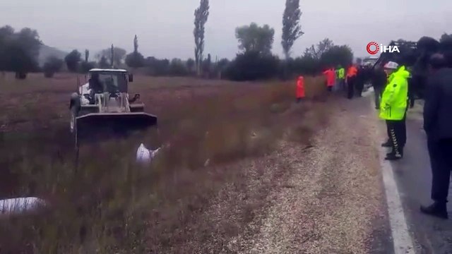 Çekirdek yüklü Tır devrildi, yol trafiğe kapandı