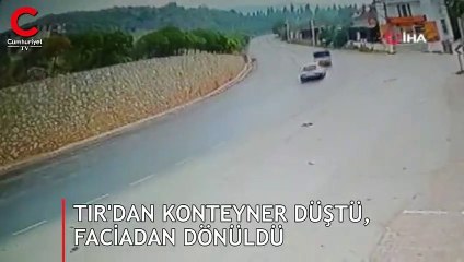 TIR'dan konteyner düştü., faciadan dönüldü