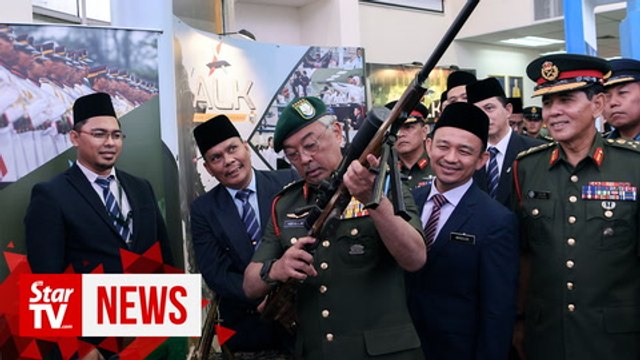 Agong visits National Defence University of Malaysia
