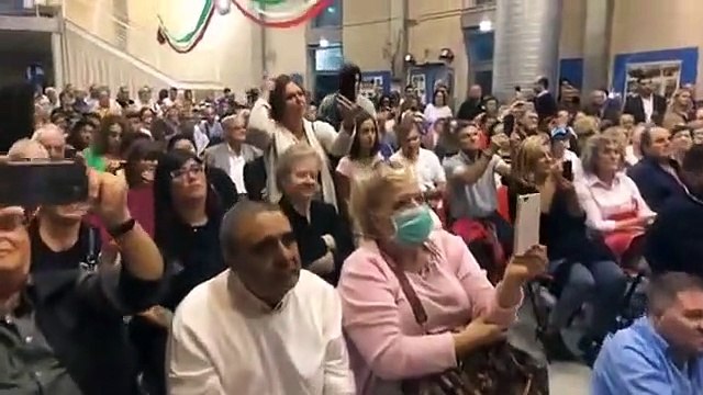 Salvini a Tavernelle (Perugia) Inciucio Pd-M5Scontro natura (25.09.19)