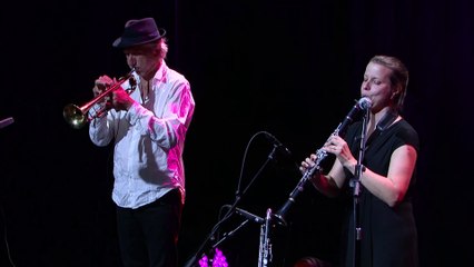 Las Hermanas Caronni : Buena de mas / Coplita para mi mama / One Way (feat. Erik Truffaz)