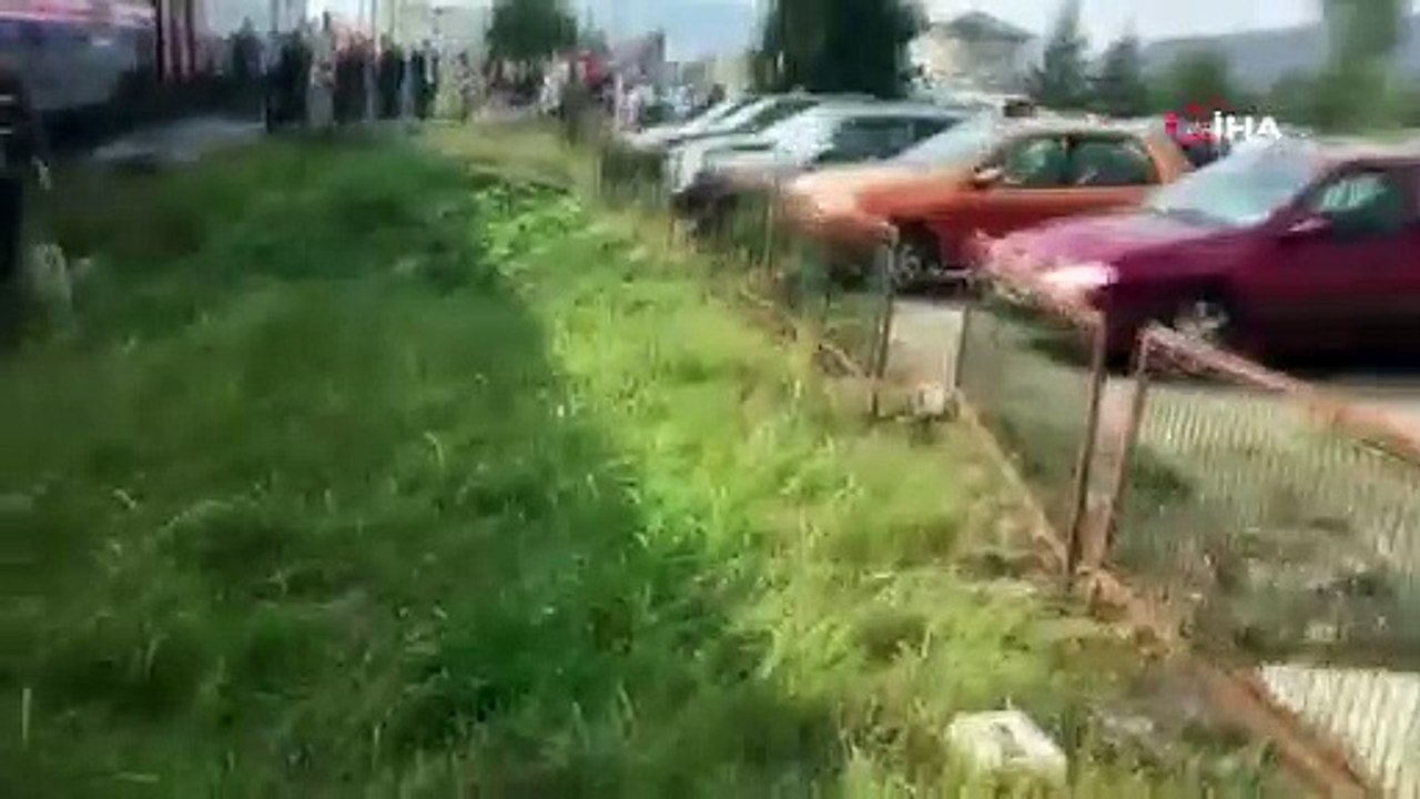 Hemzemin geçitten karşıya geçmeye çalışan kadın trenin çarpması sonucu hayatını kaybetti