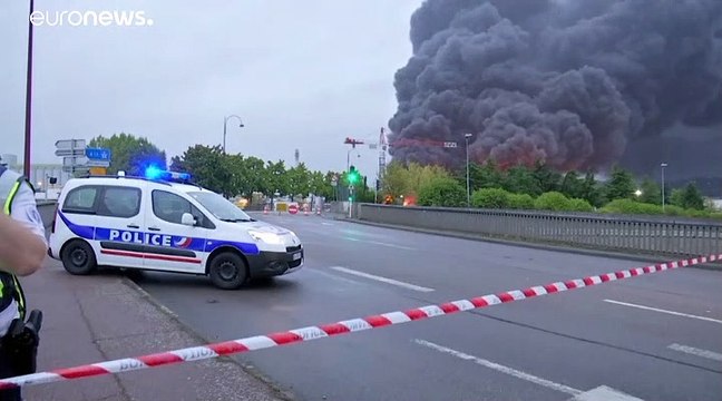 Франция: пожар на химическом заводе в Руане