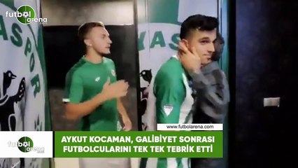 Aykut Kocaman, galibiyet sonrası futbolcularını tek tek tebrik etti