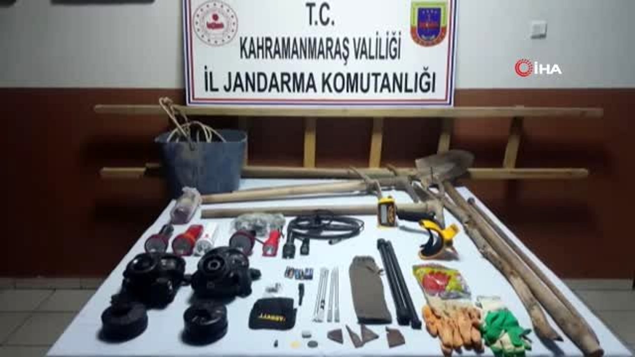 Kahramanmaraş'ta define arayan 5 kişi yakalandı
