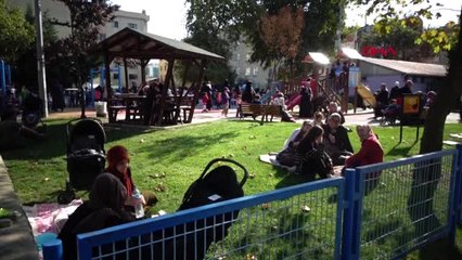 Deprem nedeniyle vatandaşlar parklara akın etti