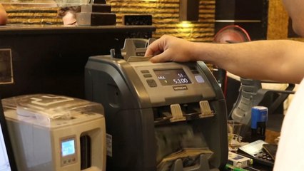 رئيس الحكومة السورية يصف واقع اقتصاد بلاده بالقاتم